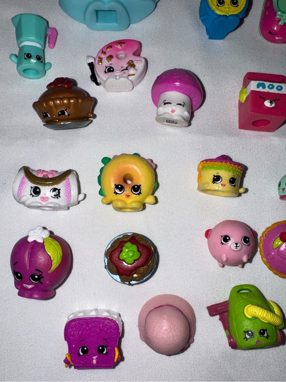Shopkins bundle - Picture 2 of 4